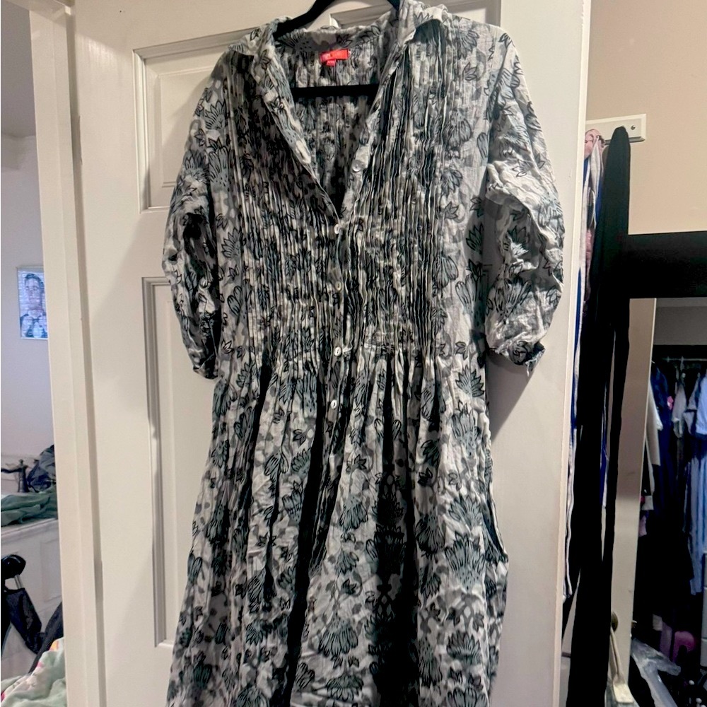 Blue floral button up dress with abalone buttons